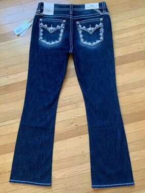 NWT Miss Me Dark Wash Mid-Rise Bootcut Jeans with Crystal/Sequin Pockets 31x32